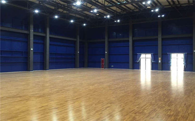 拼接板籃球場(chǎng)實(shí)木地板哪個(gè)品牌好？