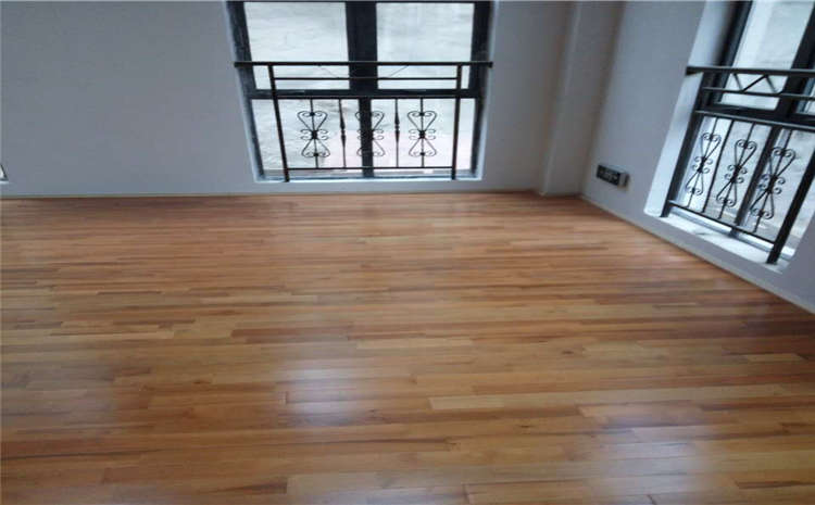 五角楓籃球館木地板怎么維修？