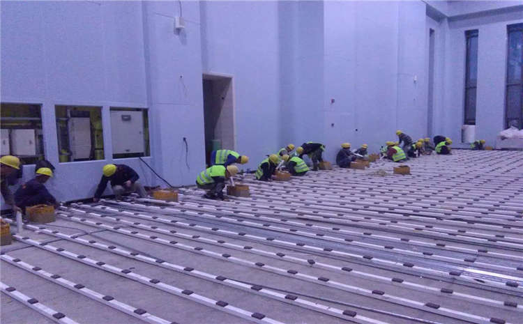 柞木風(fēng)雨操場運(yùn)動地板怎么翻新？