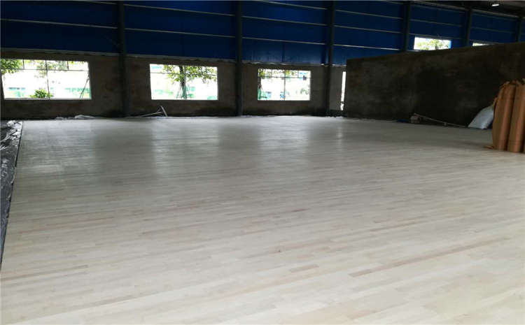 學(xué)校體育館實(shí)木地板結(jié)構(gòu)