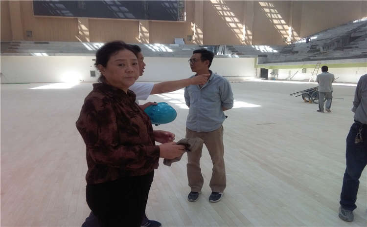 柞木體育木地板廠家去哪找？