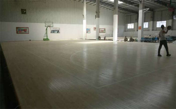 五角楓木地板籃球場(chǎng)**是多少錢？