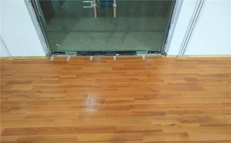 24mm厚實(shí)木運(yùn)動地板造價