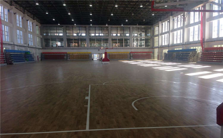 20厚籃球場(chǎng)地木地板一般多少錢？