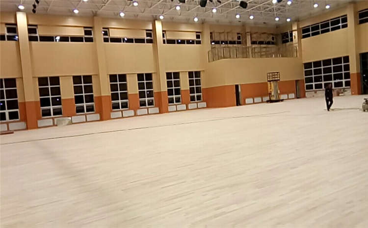 22厚舞臺(tái)木地板哪個(gè)牌子好？