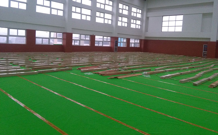 主輔龍骨結(jié)構(gòu)體育木地板價(jià)格