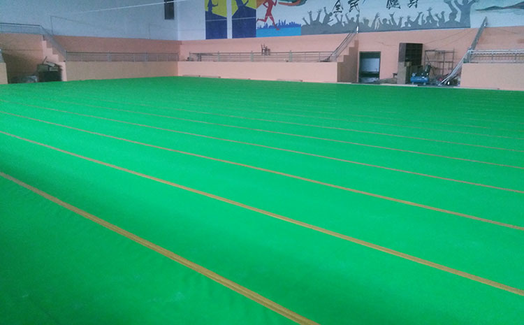 橡膠木排球館木地板**是多少錢？