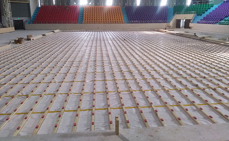 松木籃球運動地板造價是的多少？