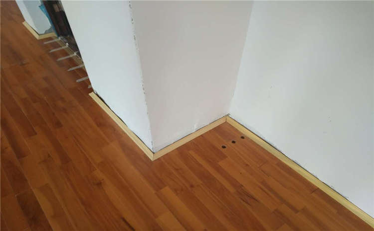 24厚運(yùn)動(dòng)籃球地板多少錢一平米？