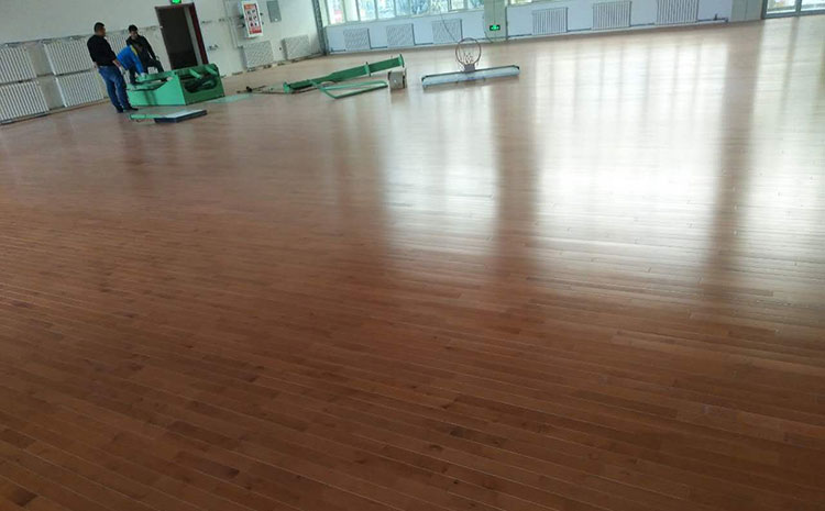 專業(yè)的NBA籃球場木地板雙層龍骨結(jié)構(gòu)