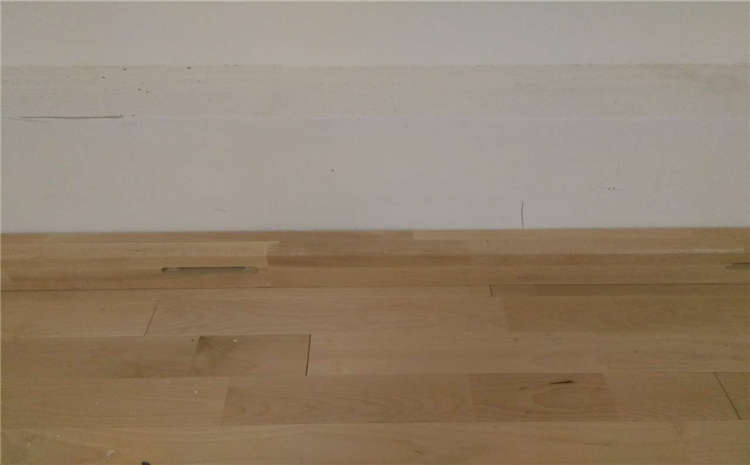 橡膠木籃球場實(shí)木地板廠家去哪找？