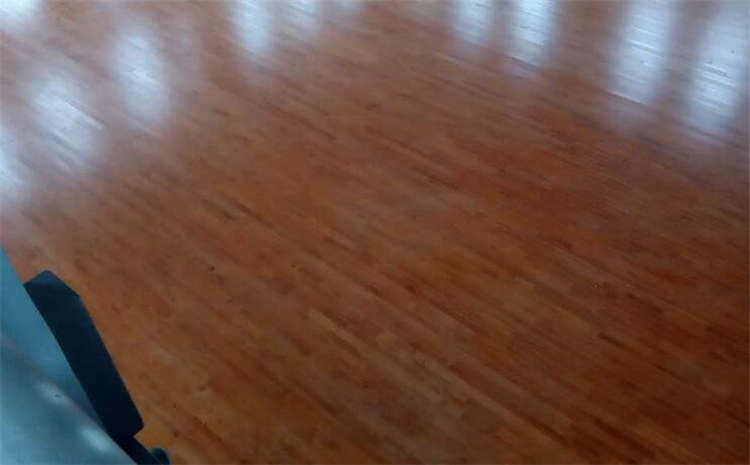 柞木木地板籃球場(chǎng)多少錢一平米？