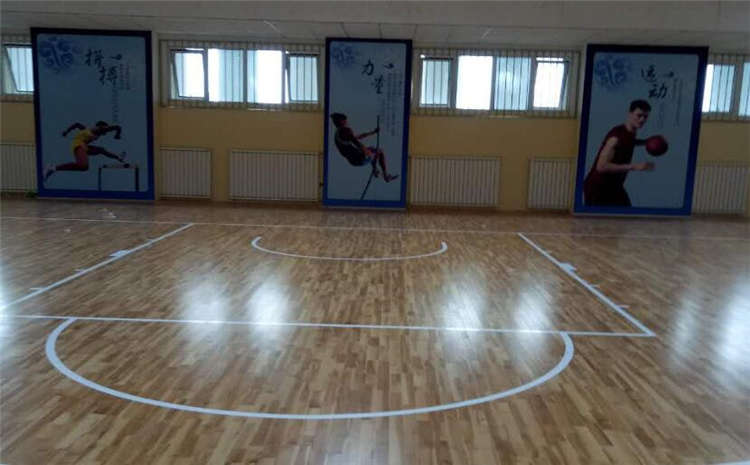 楓樺木體育館實(shí)木地板怎么翻新