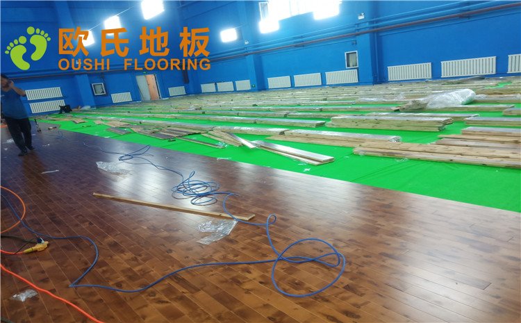 烏魯木齊北京北路東風花苑小區(qū)個人羽毛球館木地板項目—歐氏實木運動地板